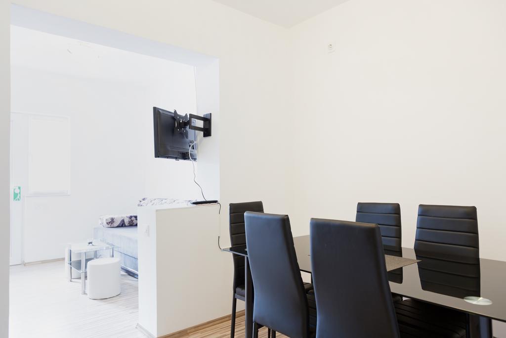 Apartment & Room Toma Smoljanac Exterior photo