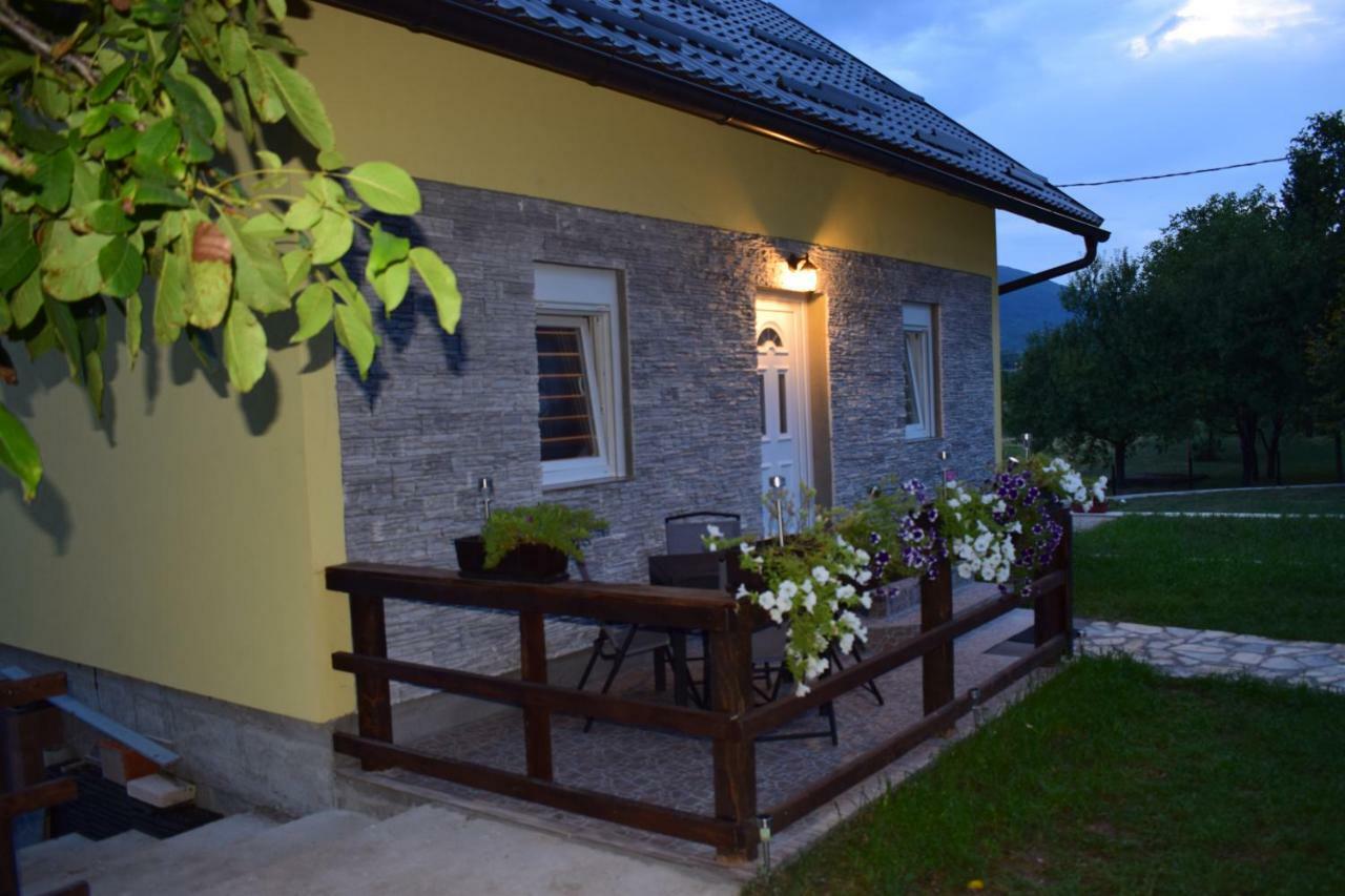 Apartment & Room Toma Smoljanac Exterior photo